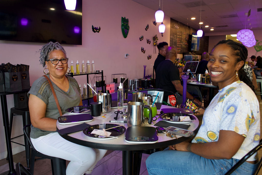 Blk & Lit Candle Bar